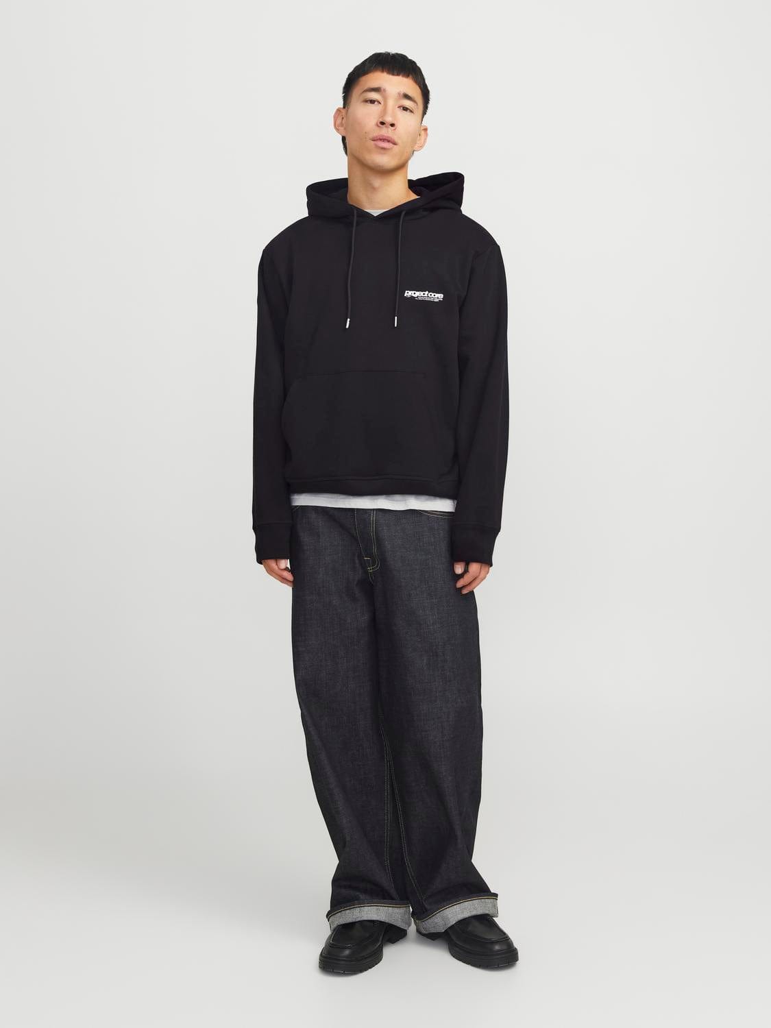 model_shot-front_full